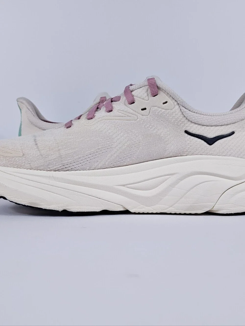 Hoka Arahi 8 Womens 8 Lightweight Stability Cushion Road Running Shoes White
